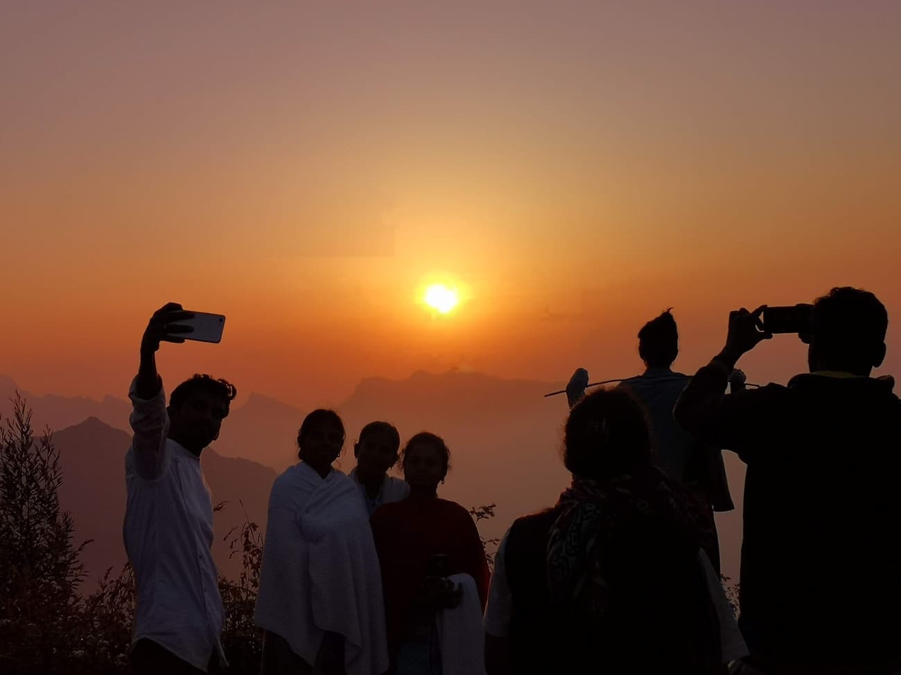 Kolukkumalai Munnar Tour | Plan the Unplanned