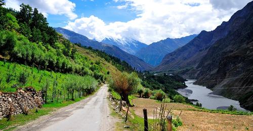 LEH LADAKH BIKE TRIP FROM MANALI