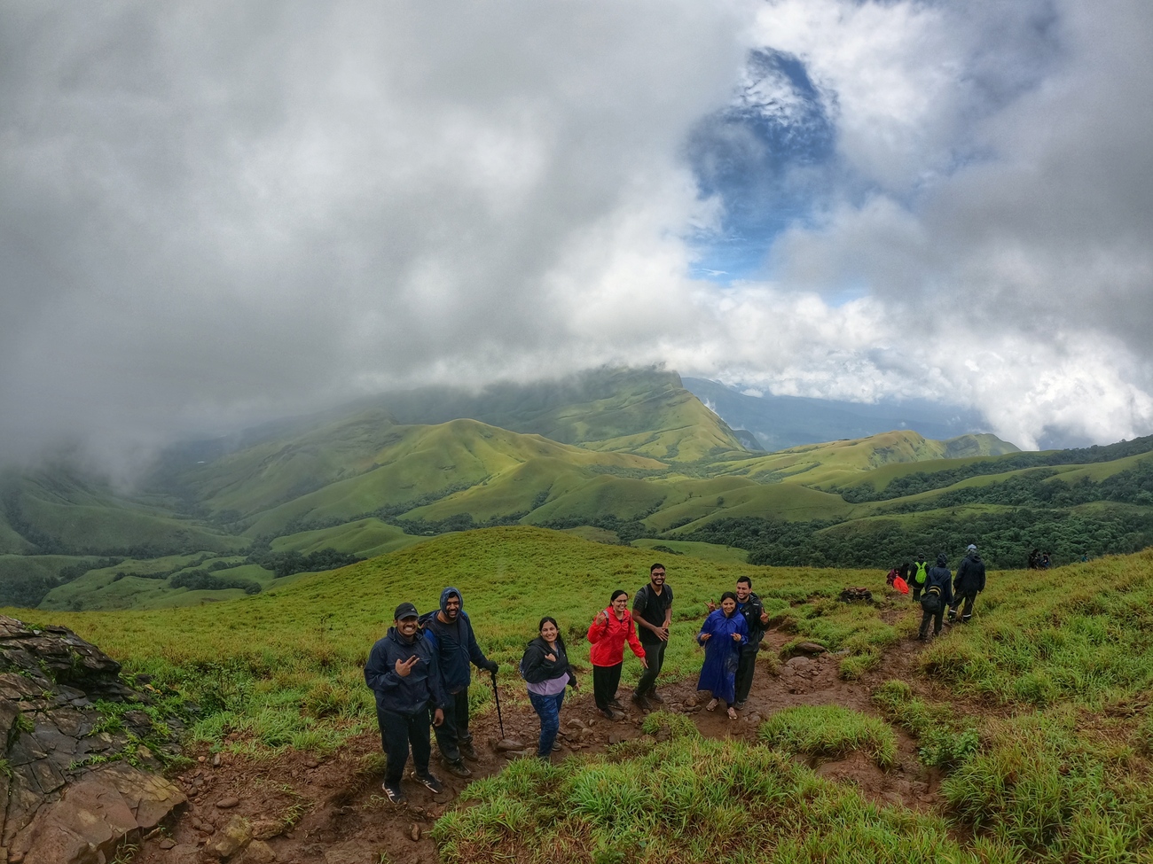 kudremukh trek distance from mumbai