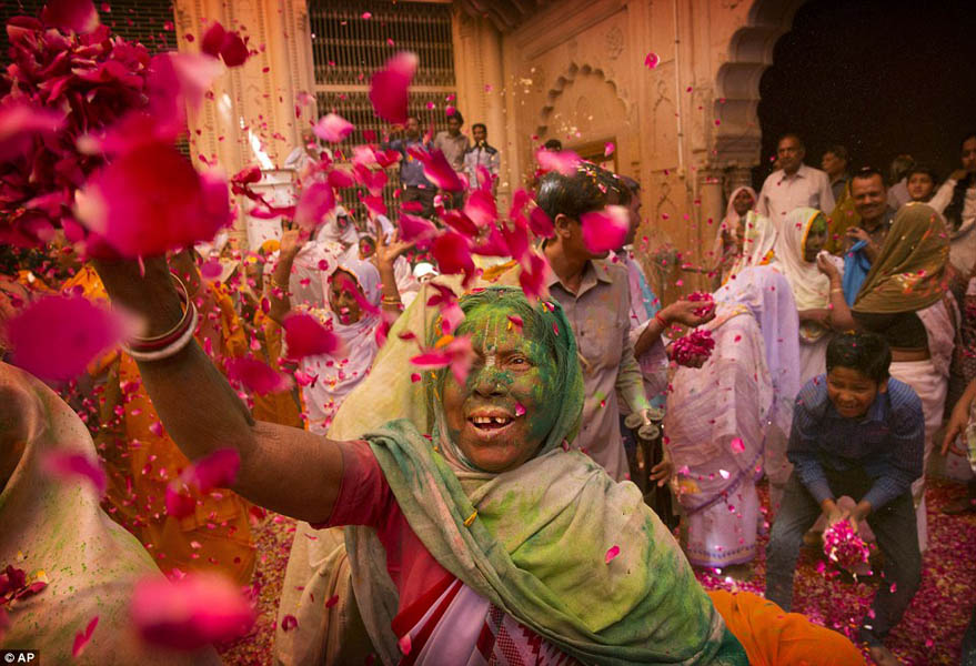 7 Best Places to Celebrate Holi in India