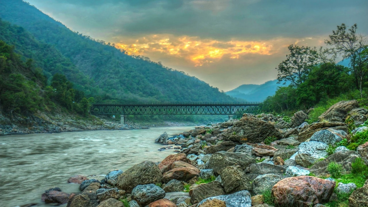 Sunset at Rishikesh on Uttarakhand backpacking trip